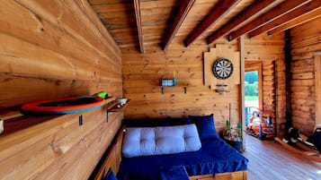 5 habitaciones, escritorio, tabla de planchar con plancha y wifi