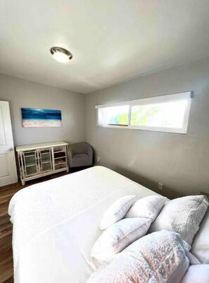 3 bedrooms, desk, iron/ironing board, free WiFi - Modern, Comfortable 3bd w/ Backyard Space & Grill (Torrance)