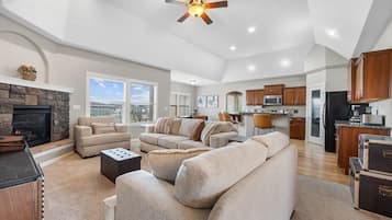 智能电视、壁炉