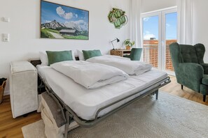 2 bedrooms, desk, iron/ironing board, travel crib - WIESEN.glück - Allgäuer Bergidyll 
Charmante Dachwohnung mit Bergblick (Altusried)