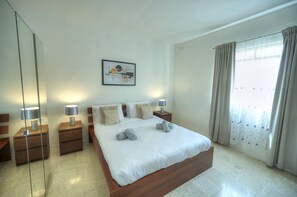 2 dormitorios, tabla de planchar con plancha, wifi gratis y ropa de cama