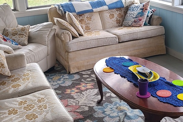 Smart TV, DVD player, table tennis, books