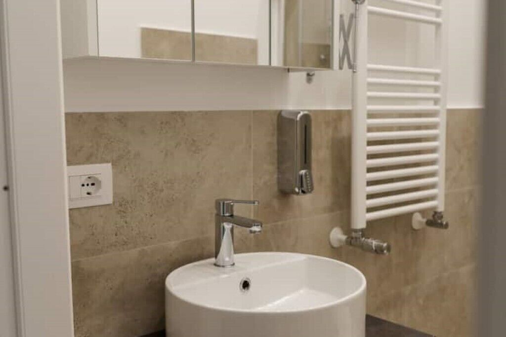 Doccia, asciugacapelli, bidet, asciugamani