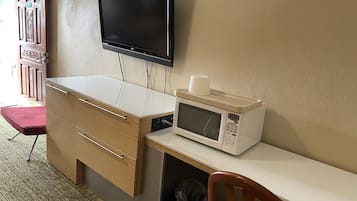 标准双人房 | 1 多间卧室、高档床上用品、办公桌、笔记本电脑工作区