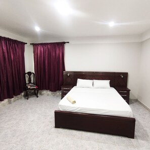 4 chambres, fer et planche à repasser, Wi-Fi, draps fournis