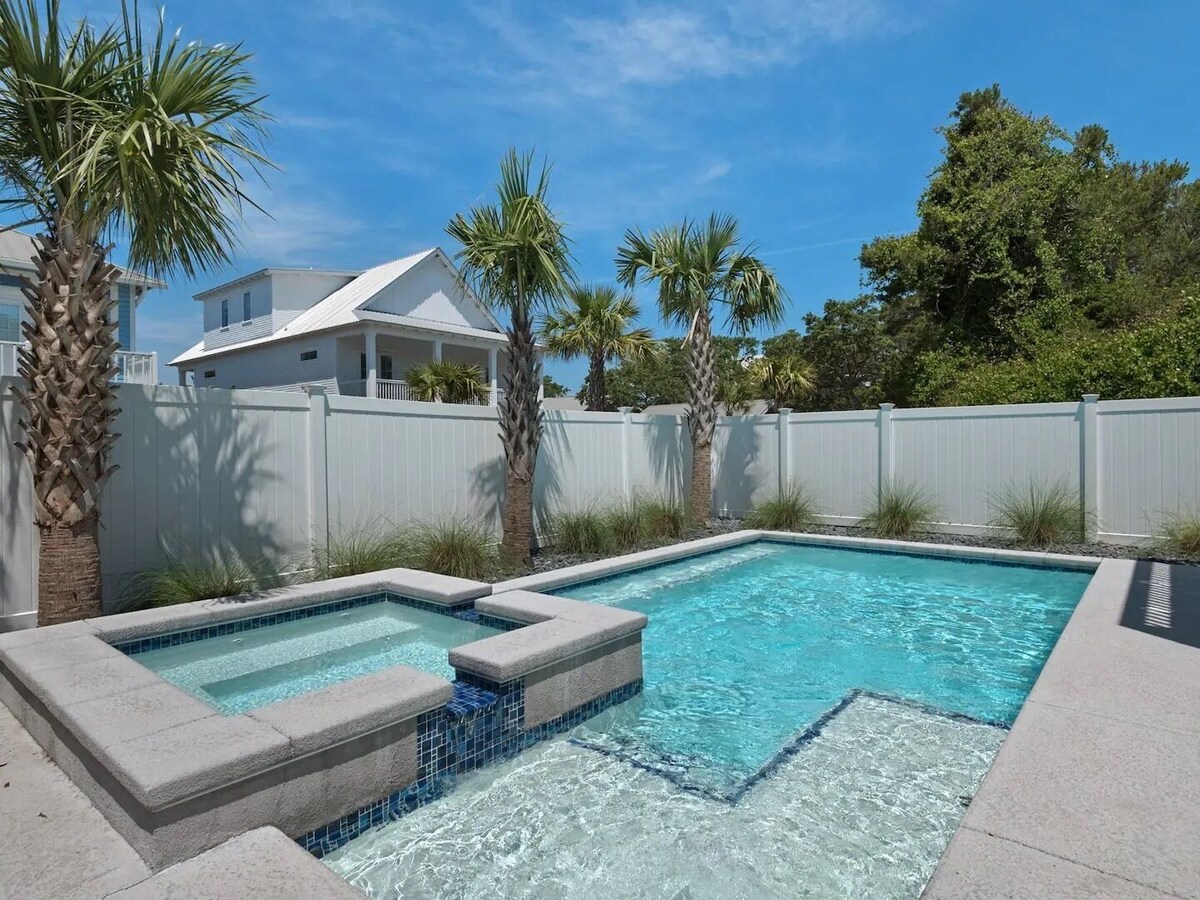 Private Pool + Hot Tub - Block to Beach - Golf Cart - GameRoom - Carriage House