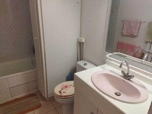 Hair dryer, towels, soap, toilet paper - Grand Studio à 200 m de la mer (Fréjus)