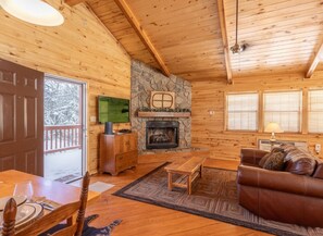 TV - Hidden Haven l Secluded l Mtn Getaway (Ruidoso)