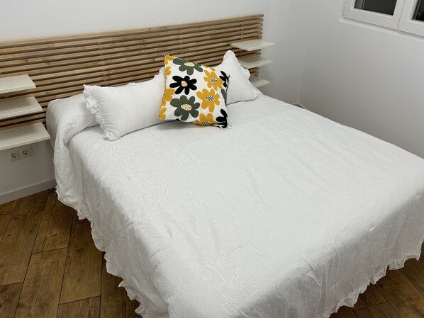 1 bedroom, WiFi, bed sheets