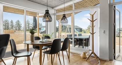 Cozy home in Hjørring with WiFi