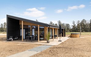 Exterior - Cozy home in Hjørring with WiFi (Hjørring)