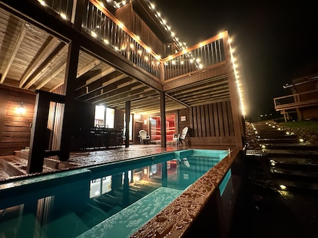 Pool. 10Br Cozy Old Mill Lodge with Event hall, Sauna in Campobello sleeps 44