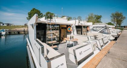 Lovely ship in Sagard with sauna