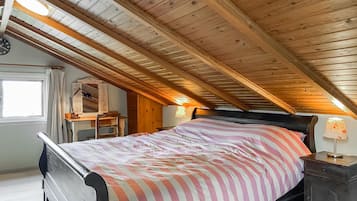 2 slaapkamers, een strijkplank/strijkijzer, reisbedje, gratis wifi