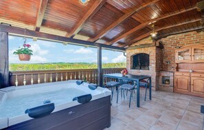 Outdoor dining - Holiday Home Cesarica (Podgorje Bistricko)