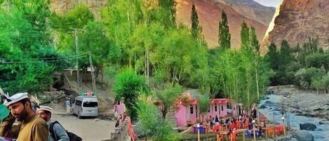 Vista frontal de la propiedad