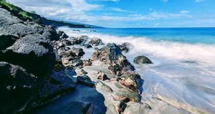 2 Bed 2 Bath Surfing & Snorkeling in Kahaluu Bay