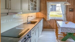 Kaffetrakter/tekoker, kjøleskap, ovn og kokeplater