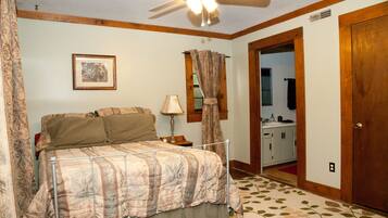 3 多间卧室、熨斗/熨衣板、WiFi、床单