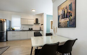 Fridge, microwave, oven, stovetop - Stunning apartment in Bibinje (Bibinje)