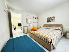 3 chambres, fer et planche à repasser, lit parapluie, Wi-Fi gratuit