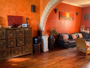 Living area - Proche Paris Maison Avec un Joli Jardin 8-10 Personnes, Idéal Grande Famille (Vigneux-sur-Seine)