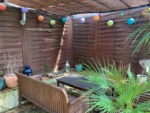 屋外ダイニングエリア