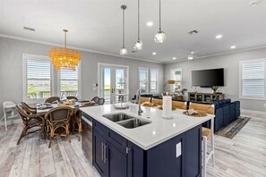 Dining - Inky's Escape ~ Seaside Serenity (Galveston)