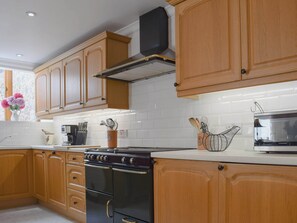 Dishwasher, cookware/dishes/utensils