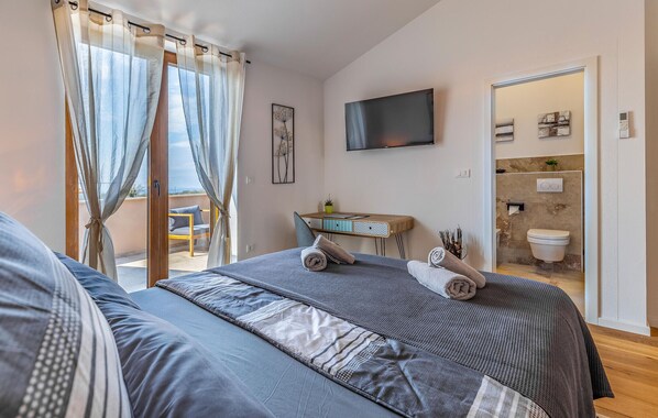 3 slaapkamers, een kluis op de kamer, reisbedje, gratis wifi