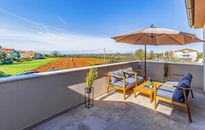 Property grounds - Beautiful home in Vodnjan (Vodnjan)
