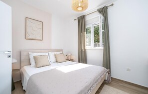 1 Schlafzimmer, Reisekinderbett, kostenloses WLAN, Bettwäsche