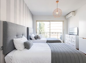 2 bedrooms, WiFi, bed sheets - 3 High-End Rooms Central (Cannes)