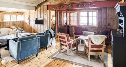 Amazing home in Tuddal with sauna