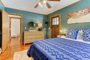 3 bedrooms, desk, iron/ironing board, free WiFi