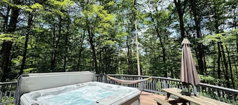 Catskills Memories · Hot Tub· Sauna· Firepit· Vinyl