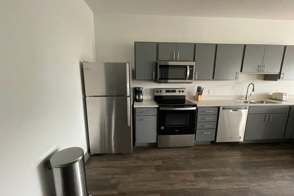 Frigorífic, microones, forn i placa de cuina