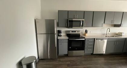 Sleepover: Picturesque 1BD/1BA - Des Moines