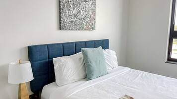 Bureau, fer et planche Ă repasser, Wi-Fi gratuit, draps fournis