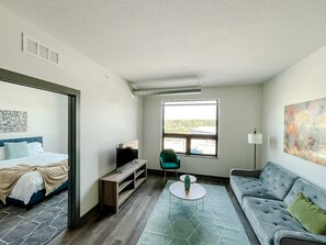 1 slaapkamer, een bureau, gratis wifi, beddengoed