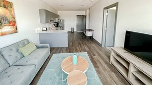 Smart TV - Sleepover | Picturesque 1BD/1BA - Des Moines (West Des Moines)