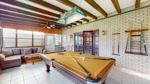 Games room -  On the Bay, less than 15 min to NAS and Beaches. (Pensacola)