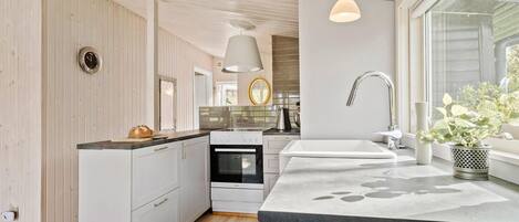 Kühlschrank, Herdplatte, Geschirrspüler