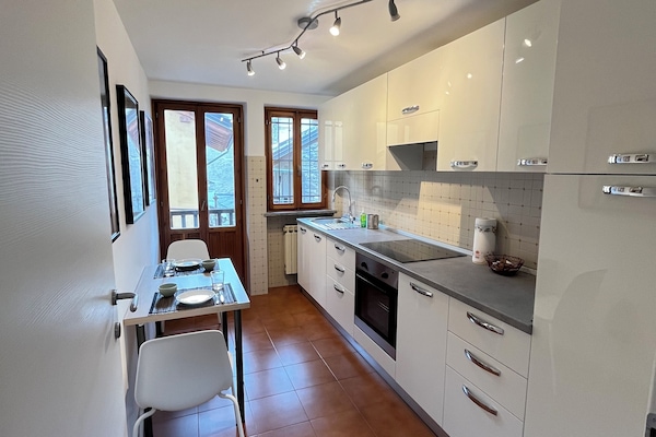 Refrigerador, horno, placa de cocina, cafetera/tetera