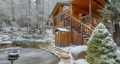 Cozy Cabin w/ Jacuzzi & Fireplace | 5min Downtown
