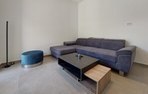 Smart TV - Amazing apartment in Plomin Luka (Plomin Luka)