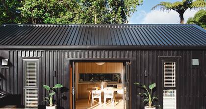 Unwind in an urban oasis w/sauna & garden views