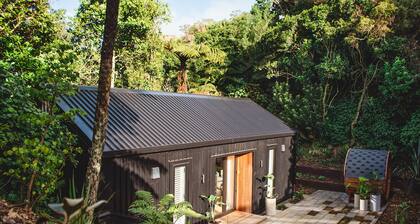 Unwind in an urban oasis w/sauna & garden views