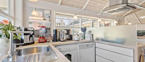 Fridge, oven, dishwasher, coffee/tea maker