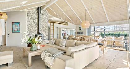 Stunning home in Gilleleje with sauna